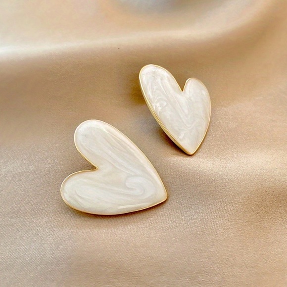 Anthropologie Heart-Shaped White and Gold Earrings - Picture 3 of 8